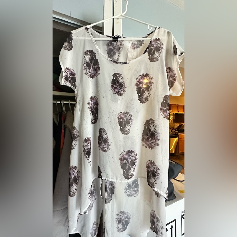 Hot Topic Skull Patterned White Blouse